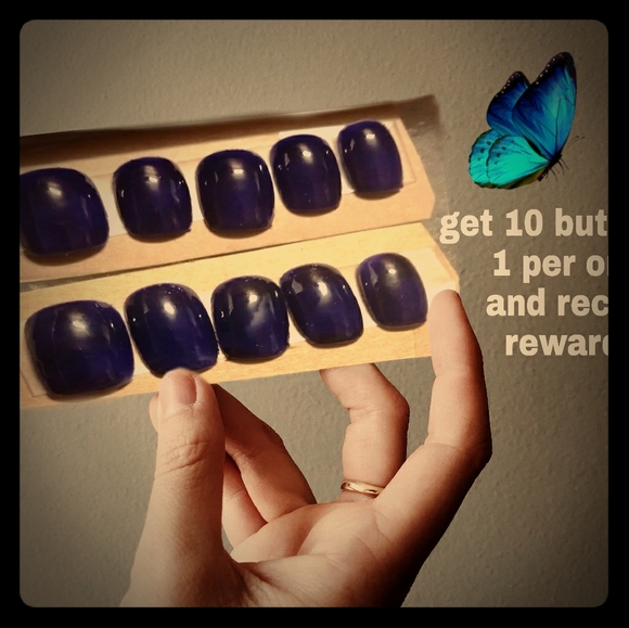 EARN FREE REWARDS - Picture 1 of 3